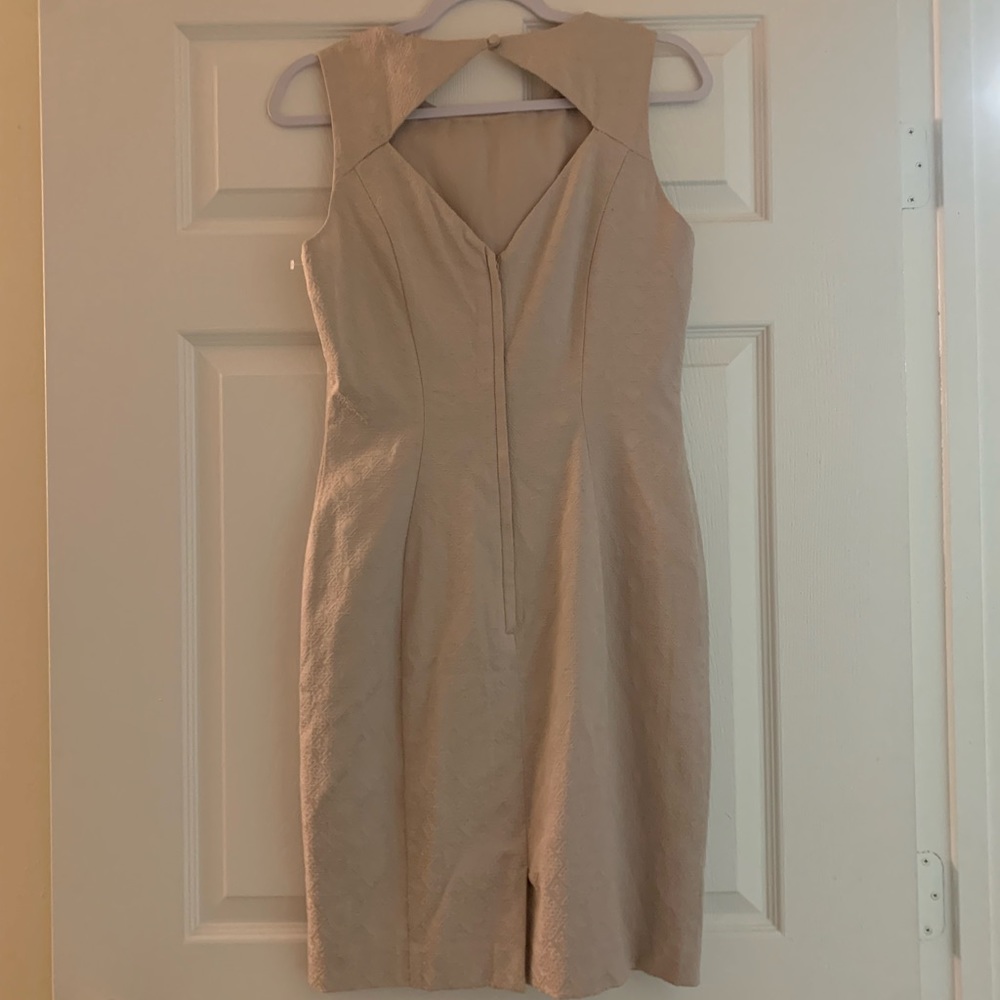 Size 8 medium stretch beautiful dress color